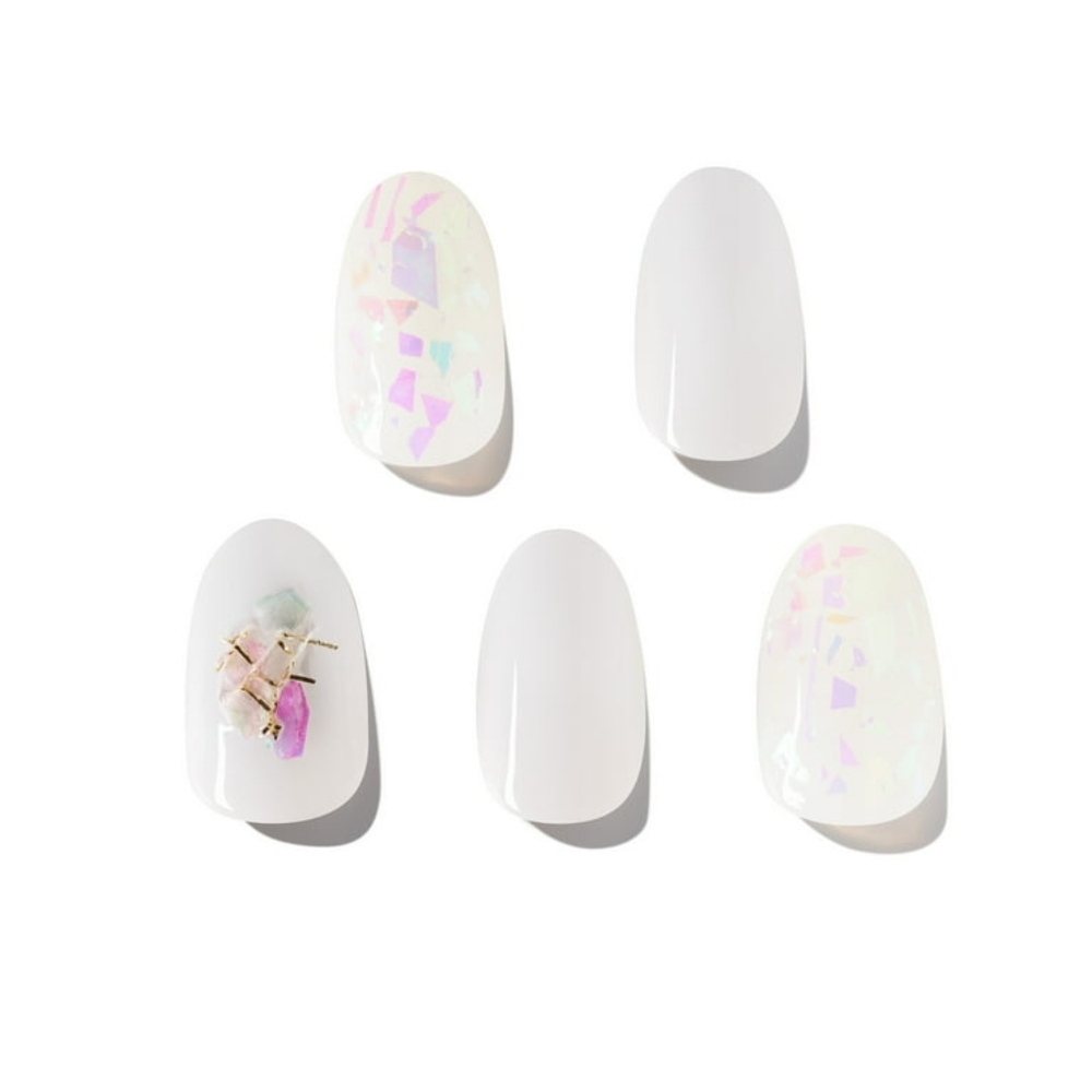 NWT SINFULCOLORS CLAWS PRESS-ON NAILS: H.B.I.C.!